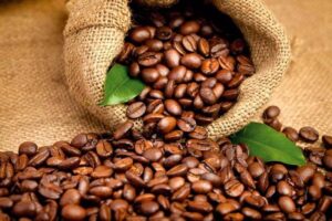 coffee beans 300x200 - Превосходство зернового кофе - развенчиваем мифы