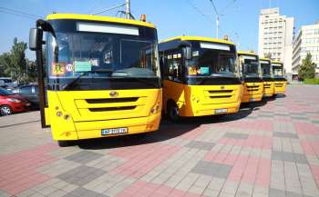 gromadi otrimali novi shkilni avtobusi c531e19 - Громади отримали нові шкільні автобуси