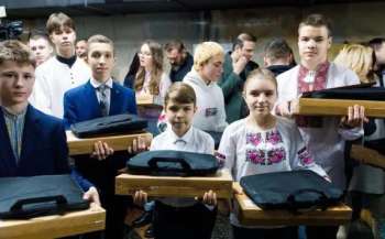 koalicija devajsiv peredala shkoljaram noutbuki eb259d9 - Коаліція девайсів передала школярам ноутбуки