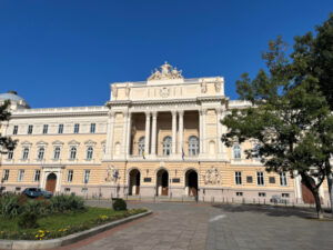 granty na obuchenie v vuzah skolko studentov poluchili dengi f957eed 300x225 - На Подоле задержали Святослава Сиротюка - он говорит, что у полиции не было на это причин - 24 Канал