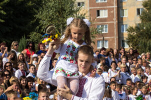 koli u shkolah chernivciv bude ostannij dzvonik i rozpochnutsja litni kanikuli u 2025 roci 2f5eb62 300x200 - Реформа старшої школи - скільки ліцеїв буде на Закарпатті
