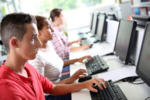 nmt 2025 jakij predmet najpopuljarnishij a jakij autsajder 2c17c46 300x200 - Вступ у магістратуру 2025 - абітурієнти повинні отримати екзаменаційний листок на руки
