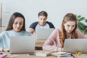 nmt 2025 obovjazkovi predmeti dati ispitiv pravila tablicja perevedennja baliv fd1b276 300x200 - Яку зарплату і надбавки отримують вчителі у 2025 році