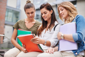 vstupni ispiti do magistraturi j aspiranturi koli uchasniki otrimajut zaproshennja db6ec6b 300x200 - Захист України у школах викладатимуть по-новому - відколи і що зміниться