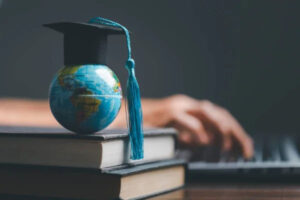 zmini u sferi osviti ukrayini stefanchuk anonsuvav pojavu osvitnogo kodeksu de5563d 300x200 - Пріоритети у сфері освіти України озвучив прем'єр Денис Шмигаль