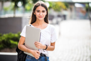 vstup u magistraturu 2025 hto z abituriyentiv maye sklasti azh tri ispiti a708829 300x200 - Повернення українців з-за кордону - Лісовий назвав ключовий чинний