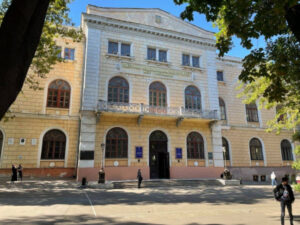 skilki koshtuye navchannja v odeskomu universiteti imeni mechnikova cini na specialnostjah 6390421 300x225 - Скільки коштує навчання на спеціальностях Маркетинг, Фінанси, банківська справа - ціна