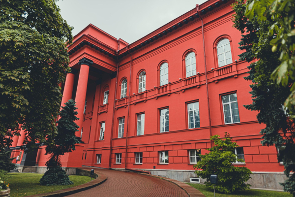 vstupna kampanija 2025 jaki specialnosti najpopuljarnishi u knu imeni shevchenka 3c8ded4 - Вступна кампанія 2025 - які спеціальності найпопулярніші у КНУ імені Шевченка