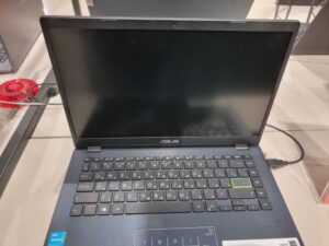 9ff742a413f3d472896f1ddbb3fa33de 300x225 - Чому ви терпите те, чого не повинні: приховані вигоди нещасливих стосунків