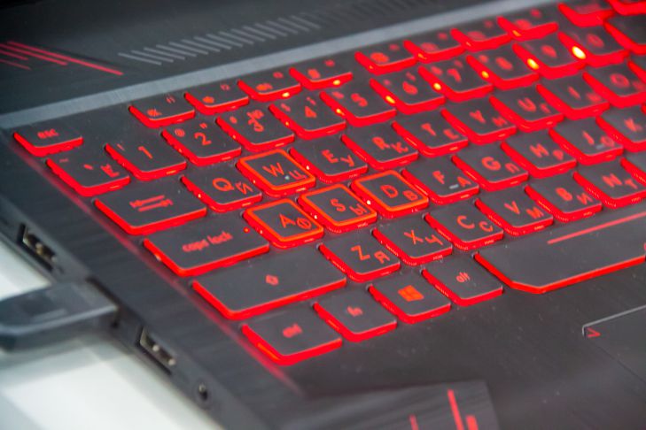 Чому ноутбук краще не ставити на ліжко чи диван: головна загроза системі охолодження d21b98634dcca3e05d4e1042da3ffac9 - Чому ноутбук краще не ставити на ліжко чи диван: головна загроза системі охолодження