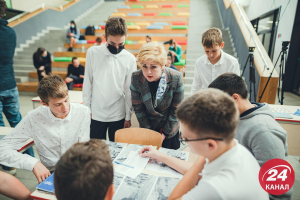 zarplata vchiteliv v ukrayini ta v yevropi jaki dohodi pedagogiv u 2025 roci b28e0ad - Зарплата вчителів в Україні та в Європи - які доходи педагогів у 2025 році