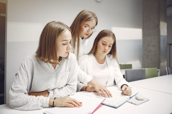 zarplata vchitelja skilki studentiv peduniversitetiv hochut buti osvitjanami 3e5135d - Зарплата вчителя - скільки студентів педуніверситетів хочуть бути освітянами