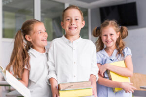 koli kanikuli v shkolah ta universitetah ukrayini koli budut kanikuli u uchniv ta studentiv fb512e1 300x200 - У Києві триває Саміт перших леді та джентльменів – хто учасники та яка тема заходу?