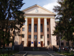 najkrashhi medichni universiteti ukrayini rejting 2025 roku 1a7f4cb 300x225 - Вступна кампанія 2025 – скільки чоловіків віком від 25 років вступили до вищих навчальних закладів