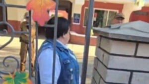 shkola v kiyevi direktorka pojasnila chomu ne puskala ditej u shortah do zakladu 29f82b1 300x169 - Юрій Пахомов визнаний одним із кращих педагогів - обґрунтування вибору українців.