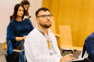 movna projdakov proponuye vchiti batkiv ukrayinskoyi u shkolah kiyeva 8874a14 300x199 - Вишівські гранти: чи отримали другокурсники?