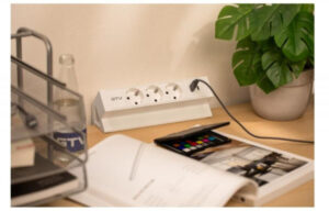 podovzhuvach ukrayinskoju jak pravilno nazvati cej element 7ff3630 300x192 - Українські назви напоїв: капучино, еспресо, лате, кава.