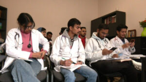 studenti inozemci v ukrayini skilki osib navchayetsja u vishah z jakih krayin d57f0cf 300x169 - Як інакше назвати "форточку" українською?