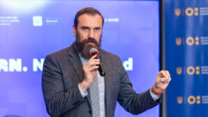 zarplata vchiteliv i vikladachiv v ukrayini chi otrimuvatimut pedagogi bilshe u 2026 9fc81ab 300x169 - Як коректно називати підодіяльник українською?