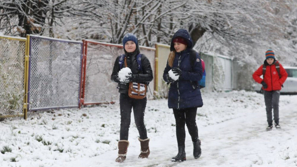 Коли школярі Хмельницького підуть на зимові вакації у 2026 році? zimovi kanikuli u shkolah ukrayini 2026 koli uchni u hmelnickomu vidpochivatimut 6eabb23 - Коли школярі Хмельницького підуть на зимові вакації у 2026 році?