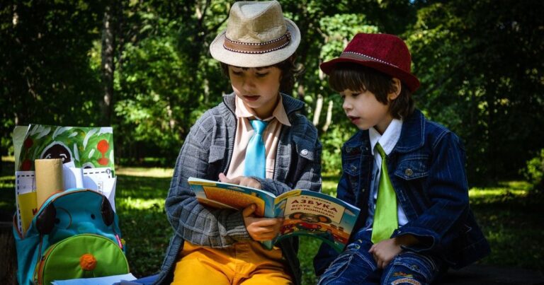 5aff639bc700aeb0d29c87053572cbf9 768x403 - "Це інструкція для ліквідаторів!": посібник для 5-го класу вразив батьків.