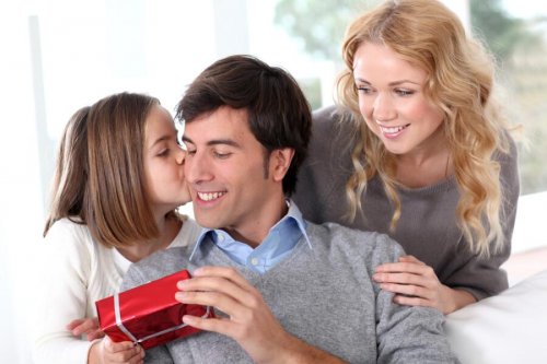 0e3d3e8108d0f300cebd539655c8bb88 - Шкарпетки, кухоль та парфум. Як не розчарувати чоловіка у День захисника Вітчизни?: Непотрібні подарунки