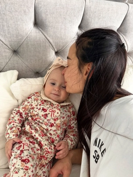 2d7dfbf76bdd7870873634a64456aeb5 - Зірка "Голосу країни" вперше розкрила обличчя доньки та оголосила ім'я.