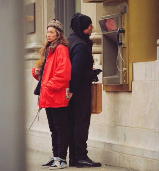 693da7ba22a4940bedb559b4b59845b5 - Від екрану до серця Нью-Йорка: мода у стилі Джона Кеннеді-молодшого знову актуальна