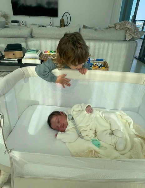 84c29befce1ae8b489567240d706e548 - Гетта у 58: новонароджений Скайлер та перші світлини