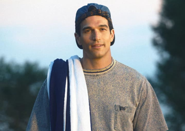 abf21c441034c055e32d0f971a785b4a - Від екрану до серця Нью-Йорка: мода у стилі Джона Кеннеді-молодшого знову актуальна