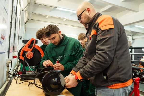 fe3012f3f25134a88a19a4b3ea38b29d - Оксен Лісовий затвердив реформу профтехосвіти: нові зміни в училищах