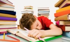 Як студенту не заснути над підручниками? 5 способів 555e454d8a52aea2a1c4ff7747d25616 - Як студенту не заснути над підручниками? 5 способів