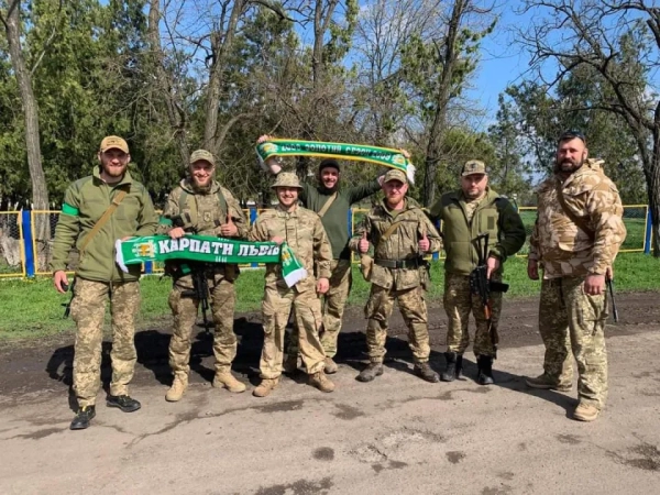 lvivska govirka ta futbol kumpani pivo vbolivannja j sharfi 2c0abb4 - Львівська говірка та футбол: кумпани, пиво, вболівання й шарфи