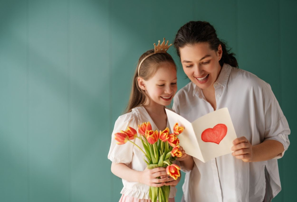 samorobnij prezent matusi na 8 bereznja 2026 ditjachi virobi varianti podarunkiv 9f87e45 - Головна