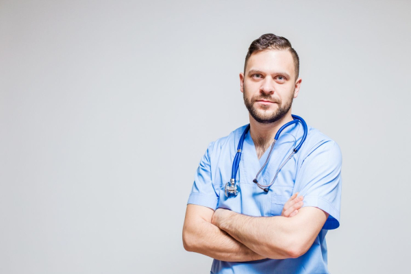 jak virno velichati cholovika medbrata ukrayinskoju c824949 - Як вірно величати чоловіка-медбрата українською?