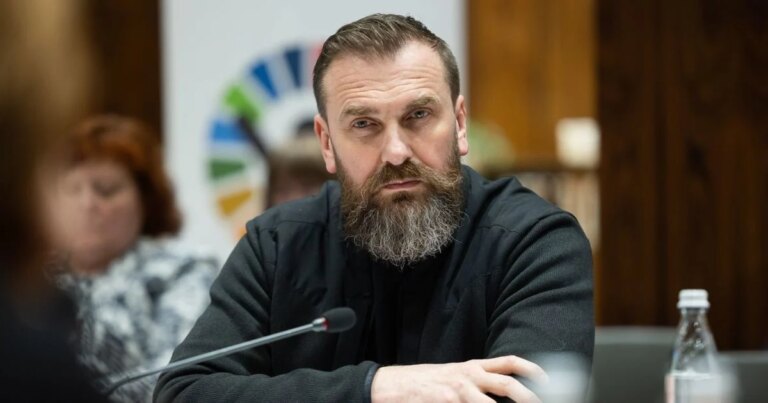 40049249c73d87892b58d42340a8896f 768x403 - Причини скорочення 10-12 класів в українських школах: Міністерство освіти і науки пояснює основну причину