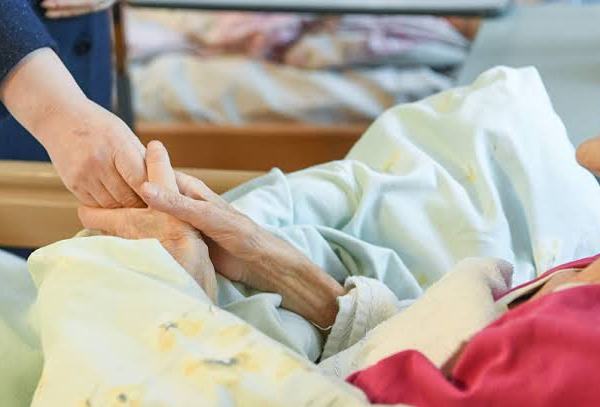 Як обрати пансіонат для лежачої літньої людини у Вінниці