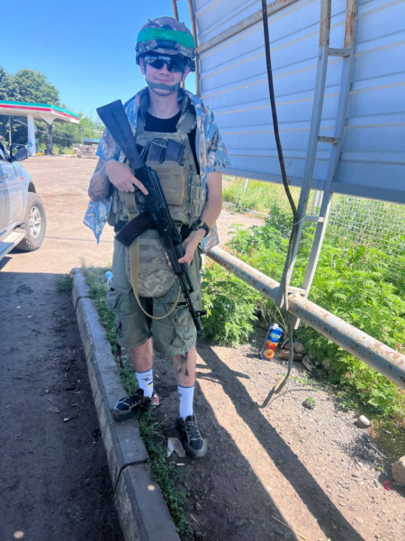 18-річний Богдан Рябокінь: від шкільних коридорів до військової служби d897eec84ceeaec619677fca7cd93bbf - 18-річний Богдан Рябокінь: від шкільних коридорів до військової служби